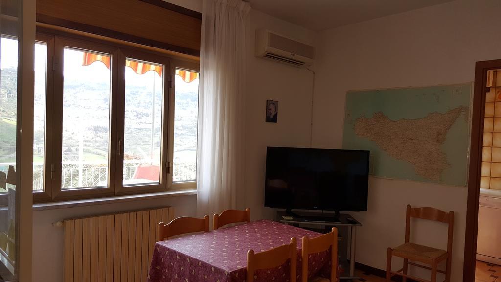 B&B Da Pietro Calascibetta Exterior photo